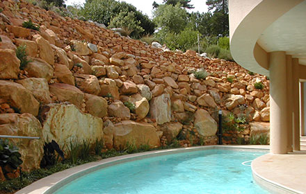 Stone walls - Specialised Garden Features